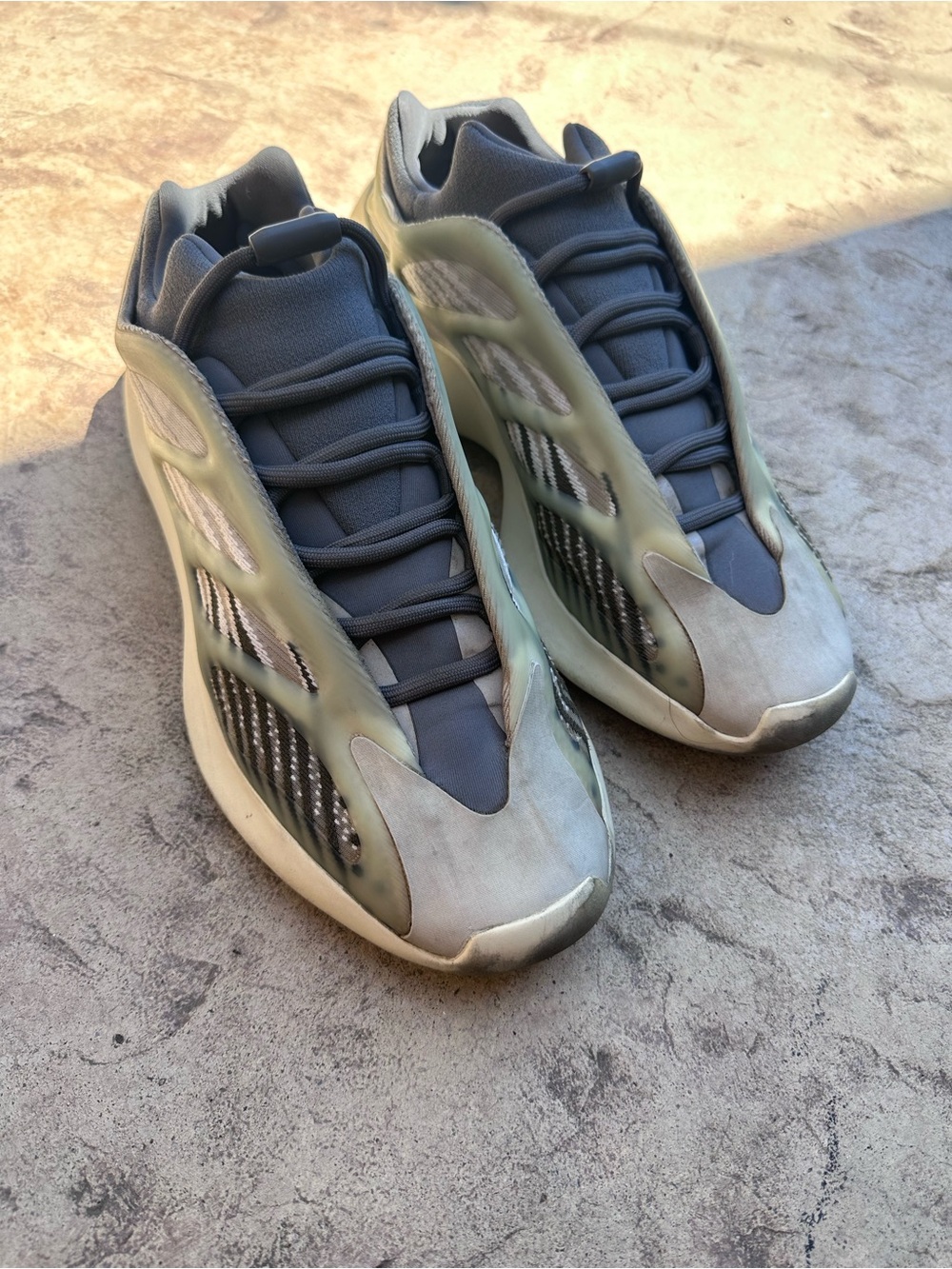 adidas Men's Yeezy 700 V3 'Fade Salt'